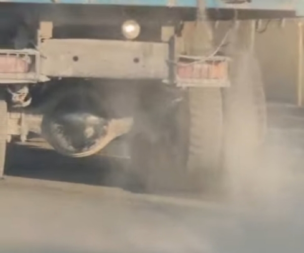 ଭାରି ଯାନ ଚଳାଚଳ ଯୋଗୁଁ ରାସ୍ତା ପାଲଟିଛି ମରଣଯନ୍ତା