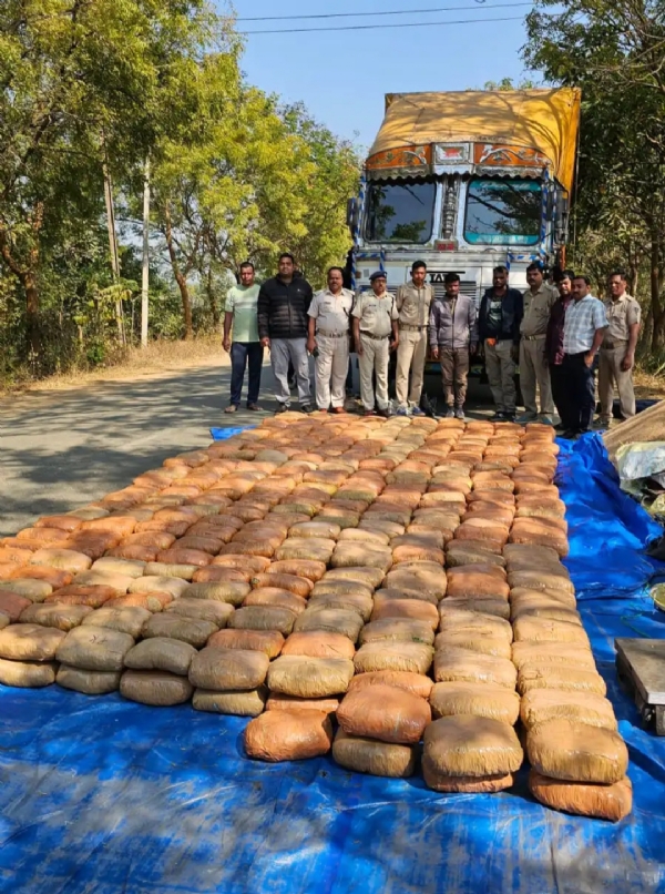 କଣ୍ଟେନର ଟ୍ରକ ସହ ଗଞ୍ଜେଇ ଜବତ, ଦୁଇ ଗିରଫ l