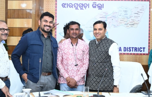 କେନ୍ଦୁପାଟି ସରପଞ୍ଚ ଙ୍କ ସ୍ୱାମୀ ଙ୍କ ମହାନତା, ନଅ 9ବର୍ଷ ର ନିଖୋଜ ଯୁବକ ଙ୍କୁ ଉଦ୍ଧାର କଲେ , ଗାଁ ରେ ହସ ଖୁସିର ବାତାବରଣ