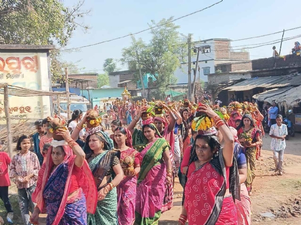 ଏକବିଂଶ ତମ ପାତାଳି ମହୋତ୍ସବ ପାଇଁ କଳସ ଓ ସାଂସ୍କୃତିକ ଶୋଭାଯାତ୍ରା