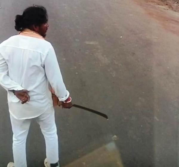 MAHANGA PADILA KHANDA DHARI RASTARE ATANKA