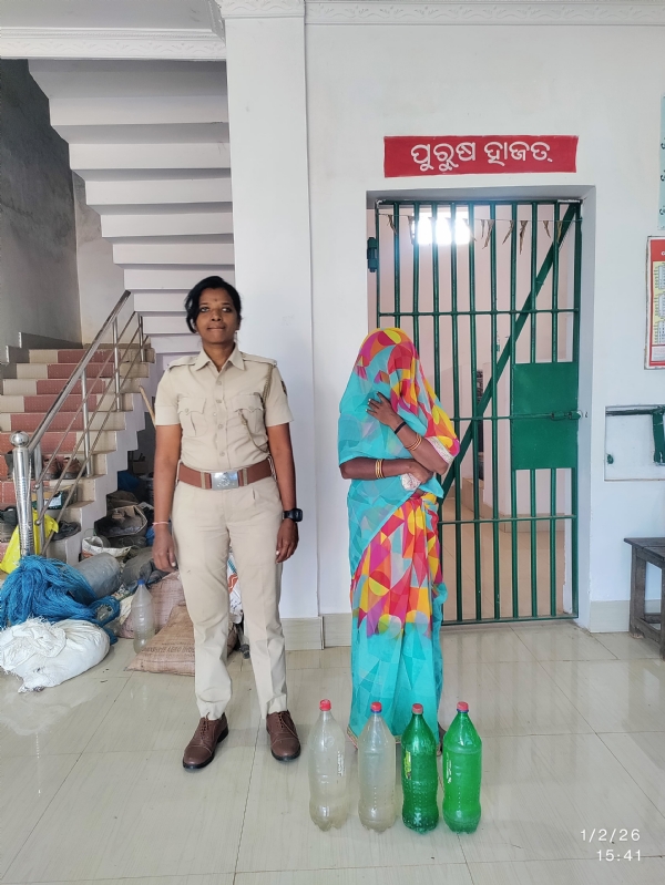 ଦେଶି ମଦ ଚାଲାଣ ବେଳେ ଚଢାଉ, ଜଣେ ଗିରଫ ଦେଶି ମଦ ଚାଲାଣ ବେଳେ ଚଢାଉ, ଜଣେ ଗିରଫ