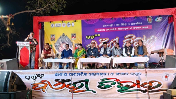 ପଏଁରୀ ତିହାର ର ଦ୍ଵିତୀୟ ସଂଧ୍ୟାରେ ନଚନିଆଁ ଓ ଘୁଡକା ନାଚ