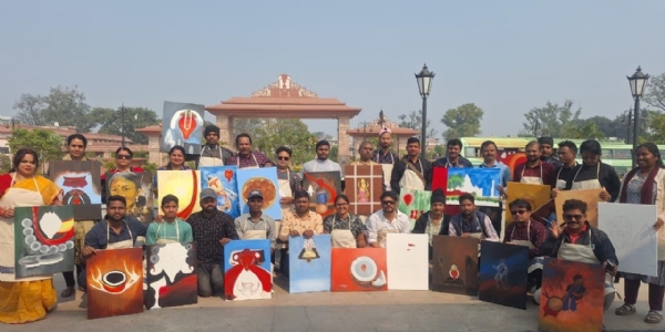 ସମ୍ବଲପୁର ଲୋକ ମହୋତ୍ସବ : ଚିତ୍ରକଳା କର୍ମଶାଳାରେ କଳାକାରଙ୍କ ତୂଳୀରେ ଜୀବନ୍ତ ହେଲା ଫଟୋଚିତ୍ର ସମ୍ବଲପୁର ଲୋକ ମହୋତ୍ସବ : ଚିତ୍ରକଳା କର୍ମଶାଳାରେ କଳାକାରଙ୍କ ତୂଳୀରେ ଜୀବନ୍ତ ହେଲା ଫଟୋଚିତ୍ର