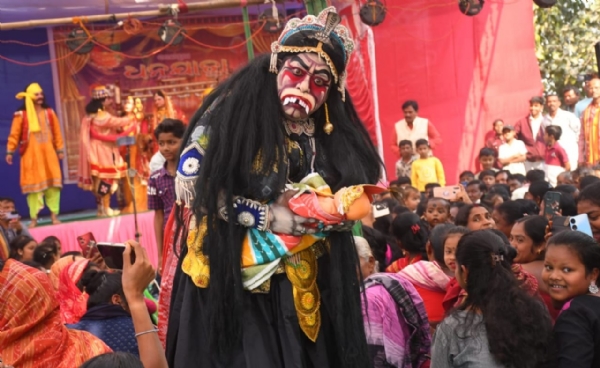 ସମ୍ବଲପୁରୀ ଧନୁଯାତ୍ରା: ଗୋପପୁରରେ  କୃଷ୍ଣଙ୍କ ଦ୍ୱାରା ପୁତନା ବଦ୍ଧ