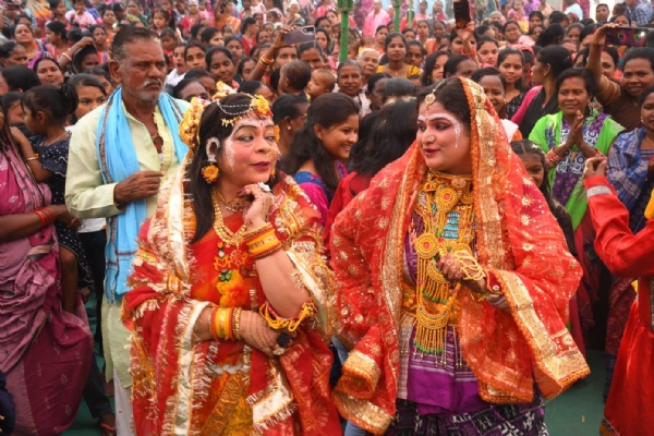 ସମ୍ବଲପୁରୀ ଧନୁଯାତ୍ରା: ଗୋପପୁରରେ  କୃଷ୍ଣଙ୍କ ଦ୍ୱାରା ପୁତନା ବଦ୍ଧ