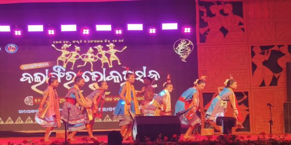 ତ୍ରୟୋବିଂଶତମ ବଲାଙ୍ଗିର ଲୋକ ଉତ୍ସବର ତୃତୀୟ ଦିନର ଦୁଲୁକିଲା ମଞ୍ଚ