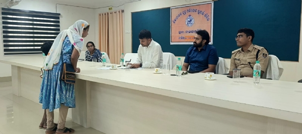 ଜିଲ୍ଲାପାଳଙ୍କ ଯୁଗ୍ମ ଅଭିଯୋଗ ଶୁଣାଣି ଶିବିର