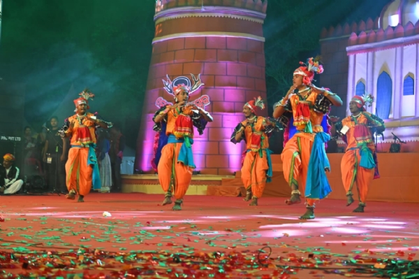 ୨୮ତମ ସମ୍ବଲପୁର ଲୋକ ମହୋତ୍ସବର ୨ୟ ରଜନୀ: ସମ୍ବଲପୁର ମାଟିର ମହକ ଓ ମହିମା ରହିଛି : ବିଧାୟକ ସୁଦର୍ଶନ ହରିପାଲ