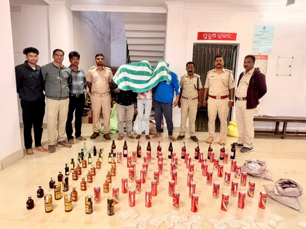 ଅବକାରୀ ଚଢାଉ, ବିଦେଶୀ ମଦ ଜବତ ୩ଗିରଫ