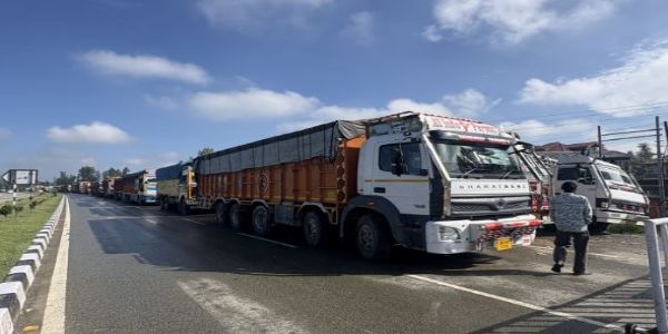 ଜମ୍ମୁ-ଶ୍ରୀନଗର ଜାତୀୟ ରାଜପଥ ଉଭୟ ପାର୍ଶ୍ୱରେ ଯାନବାହନ ଚଳାଚଳ ପୁନଃସ୍ଥାପିତ