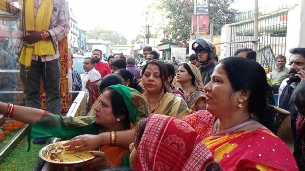 ଅଯୋଧ୍ୟା ରାମ ମନ୍ଦିର ଅଭିମୁଖେ ଯାଇଥିବା ଧନୁଷ ରଥ କୁ ବଲାଙ୍ଗିର ରେ ଭବ୍ୟ ସ୍ଵାଗତ