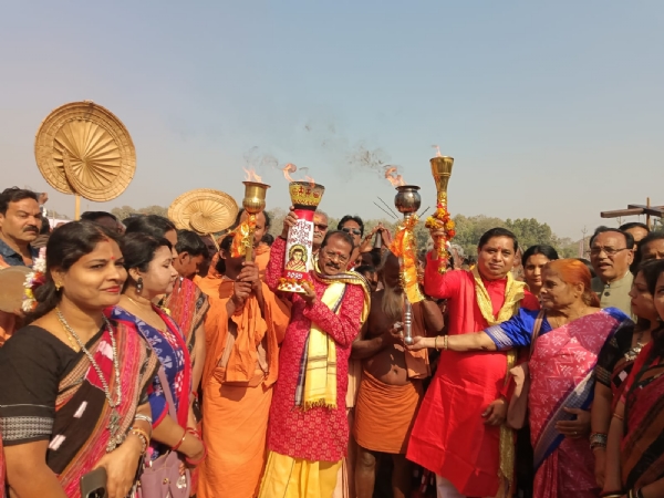 ସୁବର୍ଣ୍ଣପୁର ଲୋକ ମହୋତ୍ସବ ପାଇଁ ମଶାଲ ଶୋଭାଯାତ୍ରା