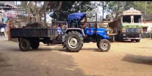 ଖଣି ବିଭାଗର ଚଡ଼ାଉ, ଚୋରା ବାଲି ଓ ମାଟି ଚାଲାଣ କରୁଥିବା ୪ ଟି ଟ୍ରାକ୍ଟର ଜବତ