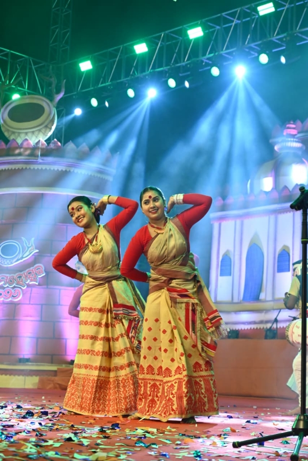 ସମ୍ବଲପୁର ଲୋକ ମହୋତ୍ସବରେ ବୀର ଛବିଳ ସାଇ ପ୍ରଦର୍ଶନୀ ମେଳା ସମ୍ବଲପୁର ଲୋକ ମହୋତ୍ସବରେ ବୀର ଛବିଳ ସାଇ ପ୍ରଦର୍ଶନୀ ମେଳା