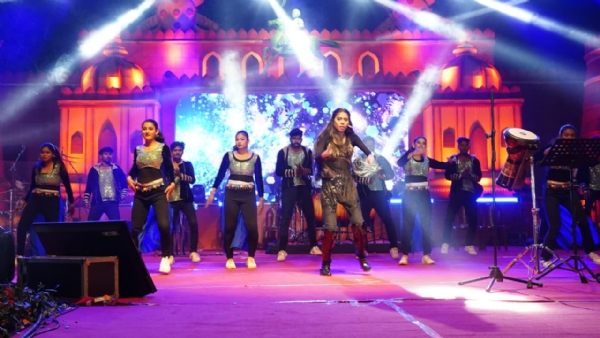 ସମ୍ବଲପୁର ୟୁଥ୍ ଫେଷ୍ଟିଭାଲ ଉଦଯାପିତ : ପ୍ରଛଦପଟ ଗାୟକ ସୁଖବିନ୍ଦର ସିଂଙ୍କ ସ୍ବରରେ ଝୁମିଲେ ସ୍ରୋତା