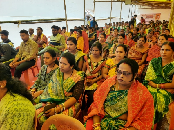 ମହିମା ସୁବର୍ଣ୍ଣପୁର ଲୋକ ମହୋତ୍ସବ  ଅବସରରେ ସୁବର୍ଣ୍ଣପୁର ଜିଲ୍ଲାର କୁଟୀର ଶିଳ୍ପର ସ୍ଥିତି ଓ ସମ୍ଭାବନା ଉପରେ ଆଲୋଚନା ଚକ୍ର ଅନୁଷ୍ଠିତ ।