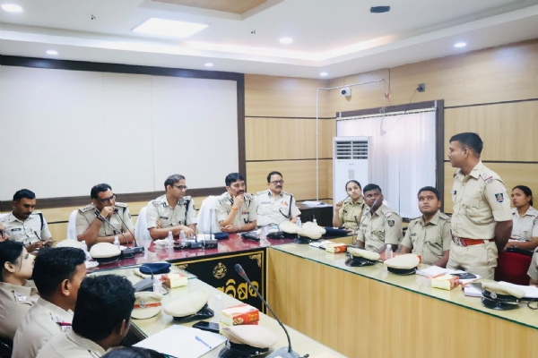 ୩୯ ନବନିଯୁକ୍ତ ଏସ୍ଆଇଙ୍କୁ ମିଳିଲା ଫିଲ୍ଡ ପୋଲିସିଂର ମାର୍ଗଦର୍ଶନ ୩୯ ନବନିଯୁକ୍ତ ଏସ୍ଆଇଙ୍କୁ ମିଳିଲା ଫିଲ୍ଡ ପୋଲିସିଂର ମାର୍ଗଦର୍ଶନ
