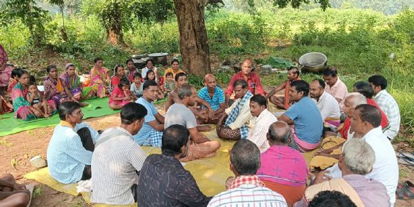 ବନ୍ଧମାଲ ଗ୍ରାମରେ ଗୋଷ୍ଠୀଗତ ଜଙ୍ଗଲ ଅଧିକାର ଏବଂ ସୁରକ୍ଷା ବୈଠକ