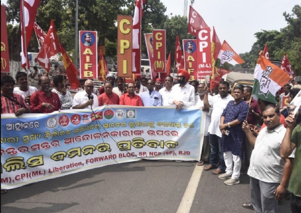ଜ୍ଞାନେଶ କୁମାରଙ୍କ ବରଖାସ୍ତ ଦାବିରେ ଦିଲ୍ଲୀରେ ପୋଲିସ କାର୍ଯ୍ୟାନୁଷ୍ଠାନକୁ ବିରୋଧ