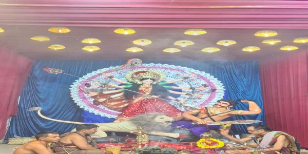 ନବରାତ୍ର ନେଇ ପୀଠ ଚଳଚଂଚଳ