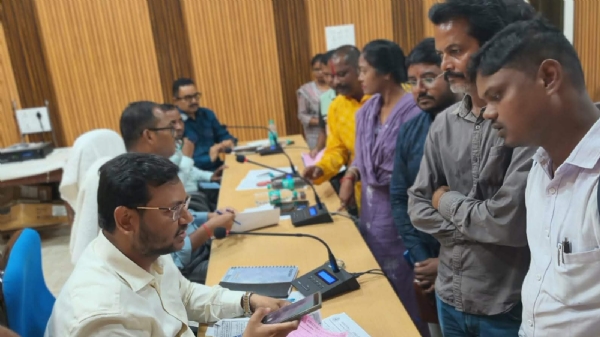 ରାଇରଙ୍ଗପୁର ଠାରେ ଉପଖଣ୍ଡ ସ୍ତରୀୟ ଯୁଗ୍ମ ଜନ ଅଭିଯୋଗ ଶୁଣାଣି ଶିବିର ଅନୁଷ୍ଠିତ