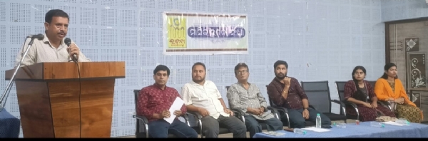 ମାସିକ ରଚନା ସନ୍ଧ୍ୟା ପୁସ୍ତକ ସହ ନିଷ୍ଠାପର ସମ୍ପର୍କ ରହିଲେ ଜୀବନର ବହୁ ଦ୍ବନ୍ଦ୍ବାତ୍ମକ ପରିସ୍ଥିତିରେ ଉଚିତ ମାର୍ଗଦର୍ଶନ ମିଳିଥାଏ