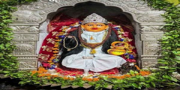 ମା’ ସୁରେଶ୍ୱରୀଙ୍କ ସମେତ ତିନି ଦେବୀଙ୍କ ବ୍ରହ୍ମଚାରିଣୀ ବେଶ ଦର୍ଶନ