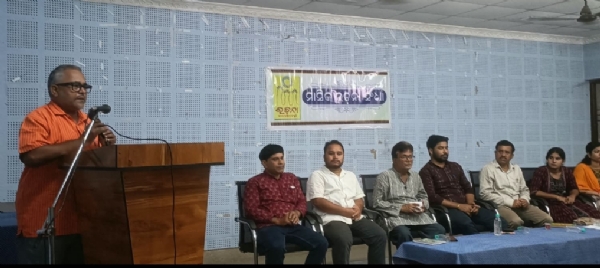 ମାସିକ ରଚନା ସନ୍ଧ୍ୟା ପୁସ୍ତକ ସହ ନିଷ୍ଠାପର ସମ୍ପର୍କ ରହିଲେ ଜୀବନର ବହୁ ଦ୍ବନ୍ଦ୍ବାତ୍ମକ ପରିସ୍ଥିତିରେ ଉଚିତ ମାର୍ଗଦର୍ଶନ ମିଳିଥାଏ