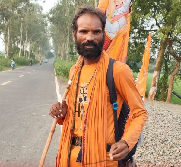 दौलत सिंह कुर्मी पैदल यात्री