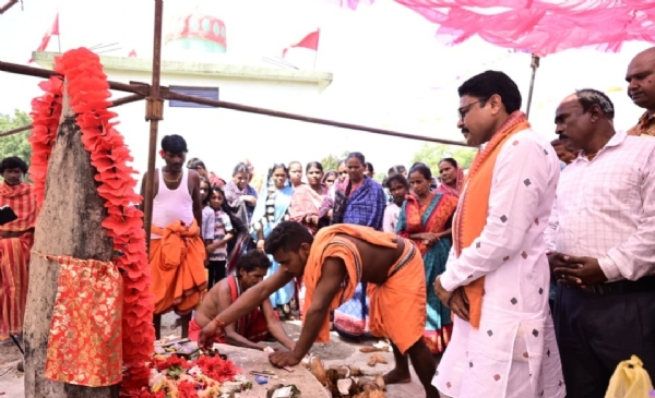 ସାଉନ୍ତେଶ୍ୱରୀ ମହୋତ୍ସବ  ଅଏଁଲାସାରୀ ମୂଳ ପୀଠ ଉଦ୍ଘାଟିତ ଯୁଗେ ଯୁଗେ ସାଉନ୍ତେଶ୍ୱରୀ ପୁସ୍ତକ ଉନ୍ମୋଚନ-ଡା. ମୁକେଶ ମହାଲିଙ୍ଗ