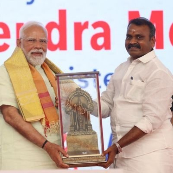एल मुरुगन प्रधानमंत्री के साथ (फाइल फोटो) एल मुरुगन प्रधानमंत्री के साथ (फाइल फोटो)