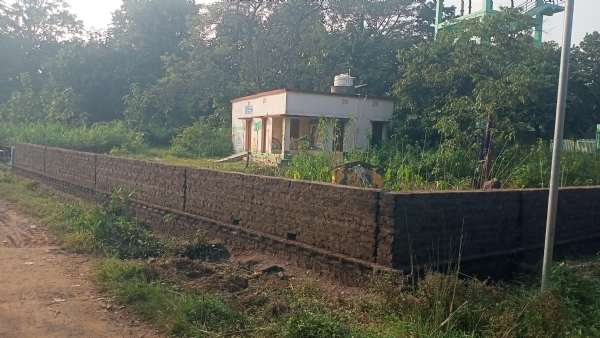କଳା ଇଟାରେ ନିମ୍ନମାନର ପାଚେରୀ ନିର୍ମାଣ