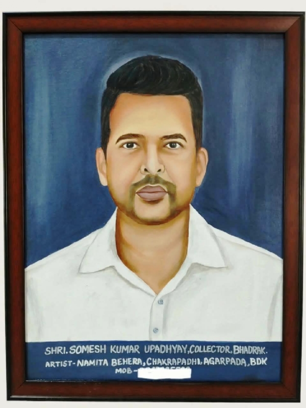 COLLECTOR SOMESHA UPADHYA PHOTO CHITRA