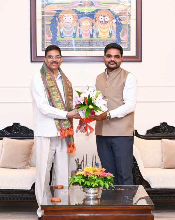 ରାଜ୍ୟପାଳ ଡ. ହରିବାବୁ କମ୍ଭମପାଟିଙ୍କୁ ବିଦାୟକାଳୀନ ଶୁଭେଚ୍ଛା ଜଣାଇଲେ ମନ୍ତ୍ରୀ ସମ୍ପଦ ସ୍ୱାଇଁ