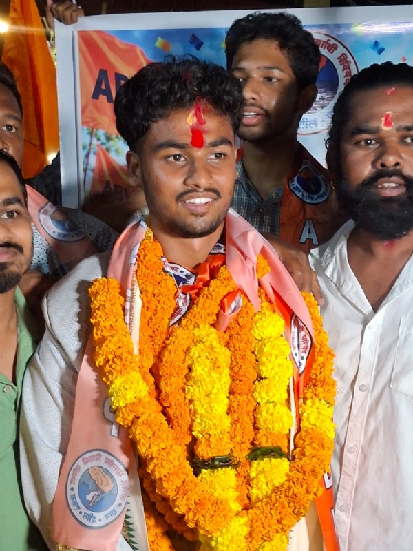 ବିକ୍ରମଦେବ ବିଶ୍ୱବିଦ୍ୟାଳୟ ଛାତ୍ର ସଂସଦ ନିର୍ବାଚନ: ଜ୍ୟୋତିରଞ୍ଜନ ପାଣିଗ୍ରାହୀ ହେଲେ ସଭାପତି ଶାନ୍ତିଶୃଙ୍ଖଳାର ସହ ମତଦାନ ଓ ଫଳାଫଳ ଘୋଷଣା ଶେଷ; ଉପସଭାପତି ଭାବେ ବିଶ୍ୱରଞ୍ଜନ ବେନିଆ ଏବଂ ସାଧାରଣ ସମ୍ପାଦକ ଭାବେ ଶ୍ରୀକାନ୍ତ ଚୌଧୁରୀ ବିଜୟୀ ବିକ୍ରମଦେବ ବିଶ୍ୱବିଦ୍ୟାଳୟ ଛାତ୍ର ସଂସଦ ନିର୍ବାଚନ: ଜ୍ୟୋତିରଞ୍ଜନ ପାଣିଗ୍ରାହୀ ହେଲେ ସଭାପତି ଶାନ୍ତିଶୃଙ୍ଖଳାର ସହ ମତଦାନ ଓ ଫଳାଫଳ ଘୋଷଣା ଶେଷ; ଉପସଭାପତି ଭାବେ ବିଶ୍ୱରଞ୍ଜନ ବେନିଆ ଏବଂ ସାଧାରଣ ସମ୍ପାଦକ ଭାବେ ଶ୍ରୀକାନ୍ତ ଚୌଧୁରୀ ବିଜୟୀ