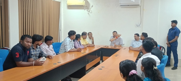 ମନ୍ତ୍ରୀଙ୍କ ପ୍ରତିଶ୍ରୁତି ପରେ ଛାତ୍ର ଆନ୍ଦୋଳନରେ ବିରାମ ମନ୍ତ୍ରୀଙ୍କ ପ୍ରତିଶ୍ରୁତି ପରେ ଛାତ୍ର ଆନ୍ଦୋଳନରେ ବିରାମ