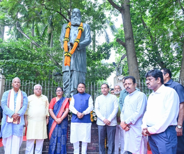 ବାଗ୍ମୀ ବିଶ୍ୱନାଥ କରଙ୍କ ଶ୍ରାଦ୍ଧ ବାର୍ଷିକୀରେ ଶ୍ରଦ୍ଧା ସୁମନ ଅର୍ପଣ ବାଗ୍ମୀ ବିଶ୍ୱନାଥ କରଙ୍କ ଶ୍ରାଦ୍ଧ ବାର୍ଷିକୀରେ ଶ୍ରଦ୍ଧା ସୁମନ ଅର୍ପଣ