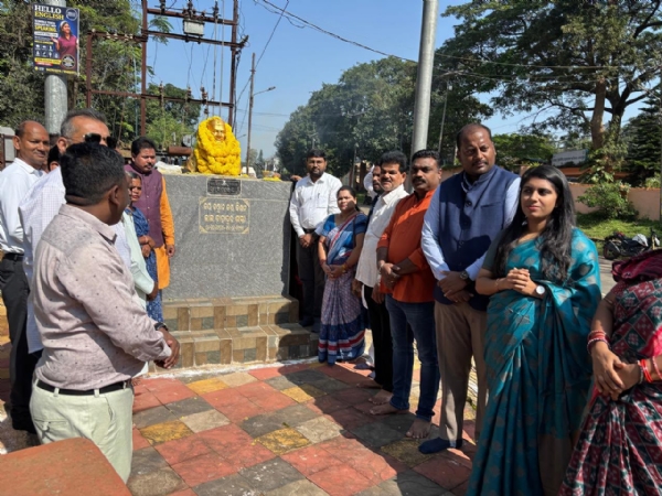 କୋରାପୁଟରେ ସଦର ମହକୁମାରେ ଗାନ୍ଧୀ ଓ ଶାସ୍ତ୍ରୀ ଜୟନ୍ତୀ ପାଳିତ । କୋରାପୁଟରେ ସଦର ମହକୁମାରେ ଗାନ୍ଧୀ ଓ ଶାସ୍ତ୍ରୀ ଜୟନ୍ତୀ ପାଳିତ ।