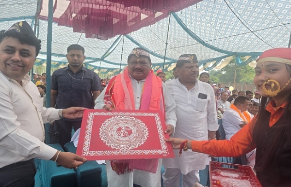 केंद्रीय जनजातीय कार्य मंत्री जुएल ओराम ऊधम सिंह नगर जिले के बाजपुर में आयोजित कार्यक्रम में। केंद्रीय जनजातीय कार्य मंत्री जुएल ओराम ऊधम सिंह नगर जिले के बाजपुर में आयोजित कार्यक्रम में।