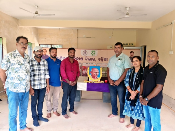 ବଲାଙ୍ଗୀର ସଦରମହକୁମା ଠାରେ ଜିଲ୍ଲାସ୍ତରୀୟ ଗାନ୍ଧୀଜୀ ଓ ଶାସ୍ତ୍ରୀଜୀ ଜୟନ୍ତୀ ପାଳିତ ବଲାଙ୍ଗୀର ସଦରମହକୁମା ଠାରେ ଜିଲ୍ଲାସ୍ତରୀୟ ଗାନ୍ଧୀଜୀ ଓ ଶାସ୍ତ୍ରୀଜୀ ଜୟନ୍ତୀ ପାଳିତ