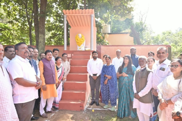 ବଲାଙ୍ଗୀର ସଦରମହକୁମା ଠାରେ ଜିଲ୍ଲାସ୍ତରୀୟ ଗାନ୍ଧୀଜୀ ଓ ଶାସ୍ତ୍ରୀଜୀ ଜୟନ୍ତୀ ପାଳିତ ବଲାଙ୍ଗୀର ସଦରମହକୁମା ଠାରେ ଜିଲ୍ଲାସ୍ତରୀୟ ଗାନ୍ଧୀଜୀ ଓ ଶାସ୍ତ୍ରୀଜୀ ଜୟନ୍ତୀ ପାଳିତ