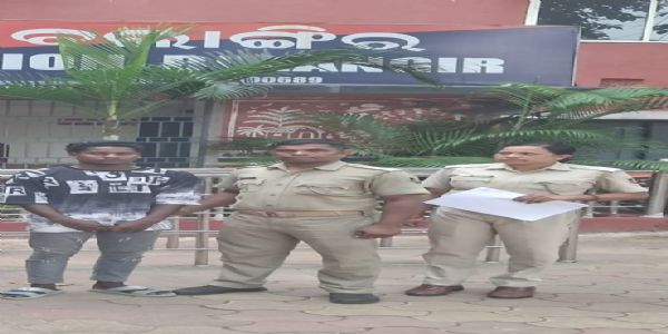 ଛାତ୍ରୀ ଙ୍କ ବ୍ୟାଗ ମୋବାଇଲ୍ ଅର୍ଥ ଲୁଟ ମାମଲାରେ ଦୁଇ ଅଟକ