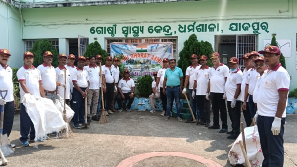 ଧର୍ମଶାଳା ଡିଫେନ୍ସ କ୍ଲବ ପକ୍ଷରୁ ମେଡିକାଲରେ ସଫେଇ ଓ ରୋଗୀମାନଙ୍କୁ ଶୁଖିଲା ଖାଦ୍ୟ ବଂଟନ
