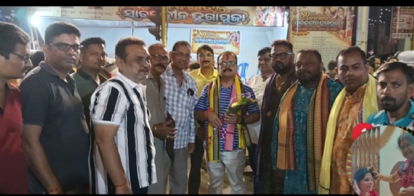 ପାର୍ବଣରେ ବିଭିନ୍ନ ମେଢ ବୁଲି ମାଁ ଙ୍କ ଆଶିର୍ବାଦ ଭିକ୍ଷା କଲେ କଂଗ୍ରେସ ନେତା ଅମରେନ୍ଦ୍ର ମିଶ୍ର