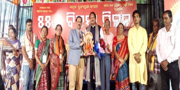 ପୂଜ୍ୟପୂଜା ସଂସଦର ୫୫ତମ ବିଜୟା ମିଳନ, “ପାରମ୍ପରିକ ବିଜୟା ମିଳନ ମହୋତ୍ସବ ସଭ୍ୟତା ଓ ସଂସ୍କୃତିର ପରିଚାୟକ”, ସାହିତ୍ୟ ଓ ସୃଜନଶୀଳତାର ସଙ୍ଗମ ‘ବିଜୟା ମିଳନ’