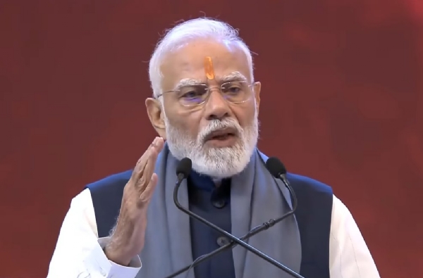 प्रधानमंत्री नरेन्द्र मोदी शुक्रवार को भारत मंडपम में आयोजित चिन्मय अमृत महोत्सव वैश्विक सम्मेलन के उद्घाटन समारोह को संबोधित करते हुए