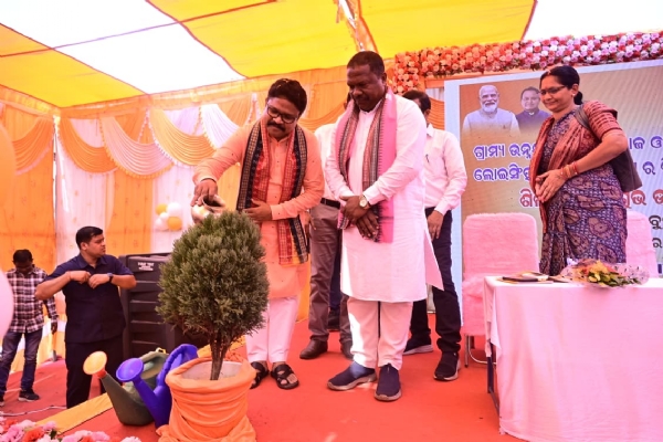 ଲୋଇସିଂହା ନିର୍ବାଚନମଣ୍ଡଳୀ ଅନ୍ତର୍ଗତ ବୁଢ଼ୀପଦରଠାରେ ୬୫ କୋଟିରୁ ଉର୍ଦ୍ଧ୍ବ ଟଙ୍କା ବ୍ୟୟରେ ୩୩ଟି ଉନ୍ନୟନମୂଳକ ପ୍ରକଳ୍ପର ଶୁଭାରମ୍ଭ