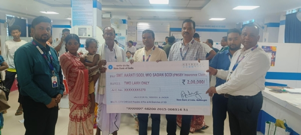 ଏସ୍ବିଆଇ ମାଲକାନଗିରି ପକ୍ଷରୁ ଅରାତି ସୋଡ଼ିଙ୍କୁ ୨ ଲକ୍ଷ ପିଏମ୍ଏସ୍ବିୱାଇ ବୀମା ଦାବି ରାଶି ପ୍ରଦାନ