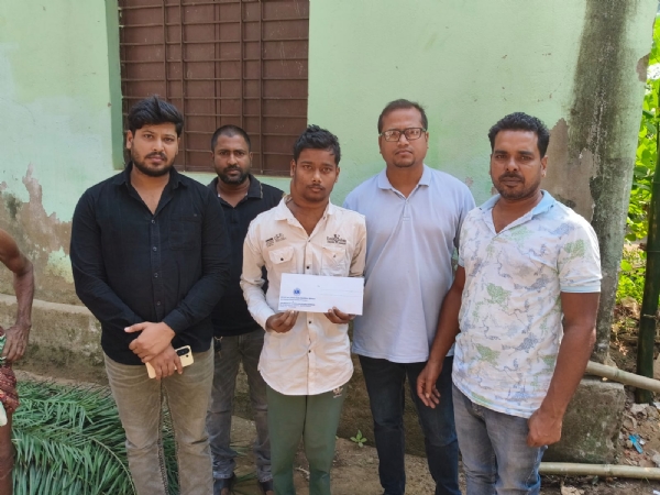 କ୍ୟାନସର ପୀଡ଼ିତ ଯୁବକଙ୍କୁ ସହାୟତାର ହାତ ବଢ଼ାଇଲା ବାସନ୍ତୀ ଚାରିଟେବଲ୍ ଟ୍ରଷ୍ଟ